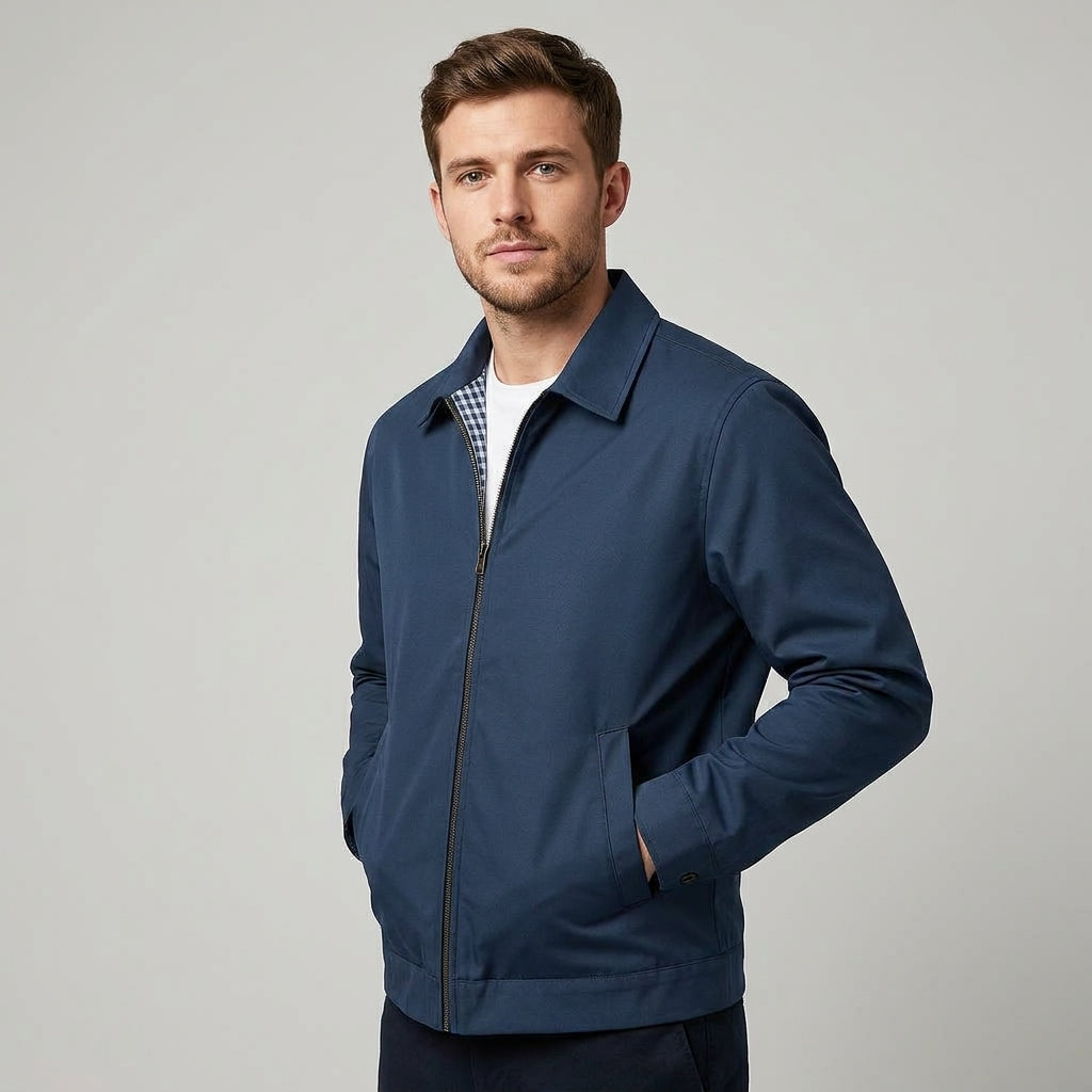 Jacke Herren schwarz mit Kragen und durchgehendem Reißverschluss