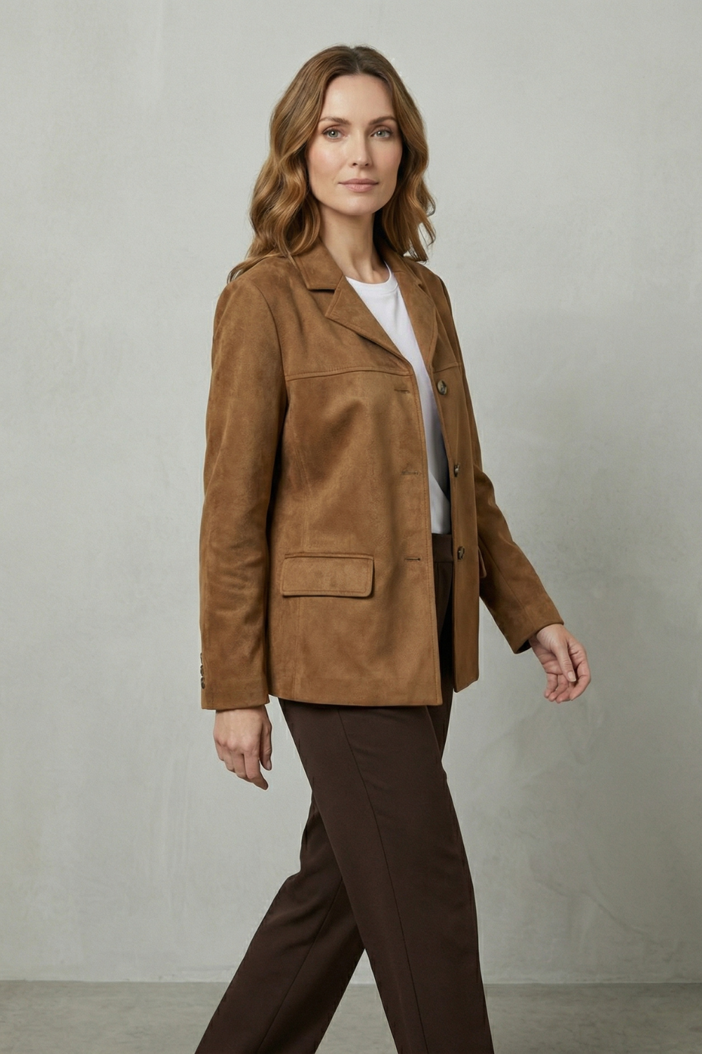 Blazer Damen mit klassischem Schnitt und praktischen Taschen - 3