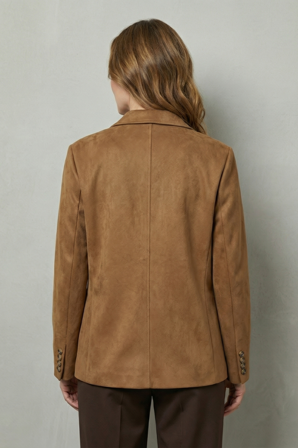 Blazer Damen mit klassischem Schnitt und praktischen Taschen - 4