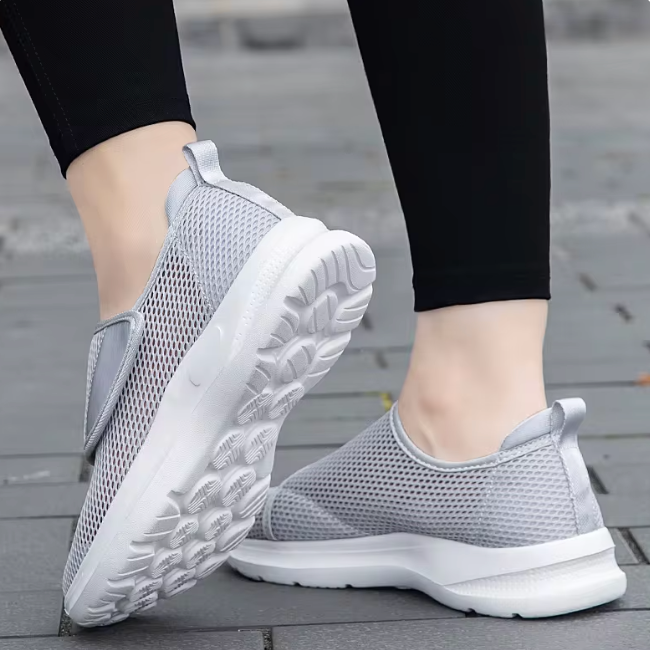 Bequeme Damen Slipper für Diabetiker - Breite Passform mit anpassbarem Design - J&B - 5