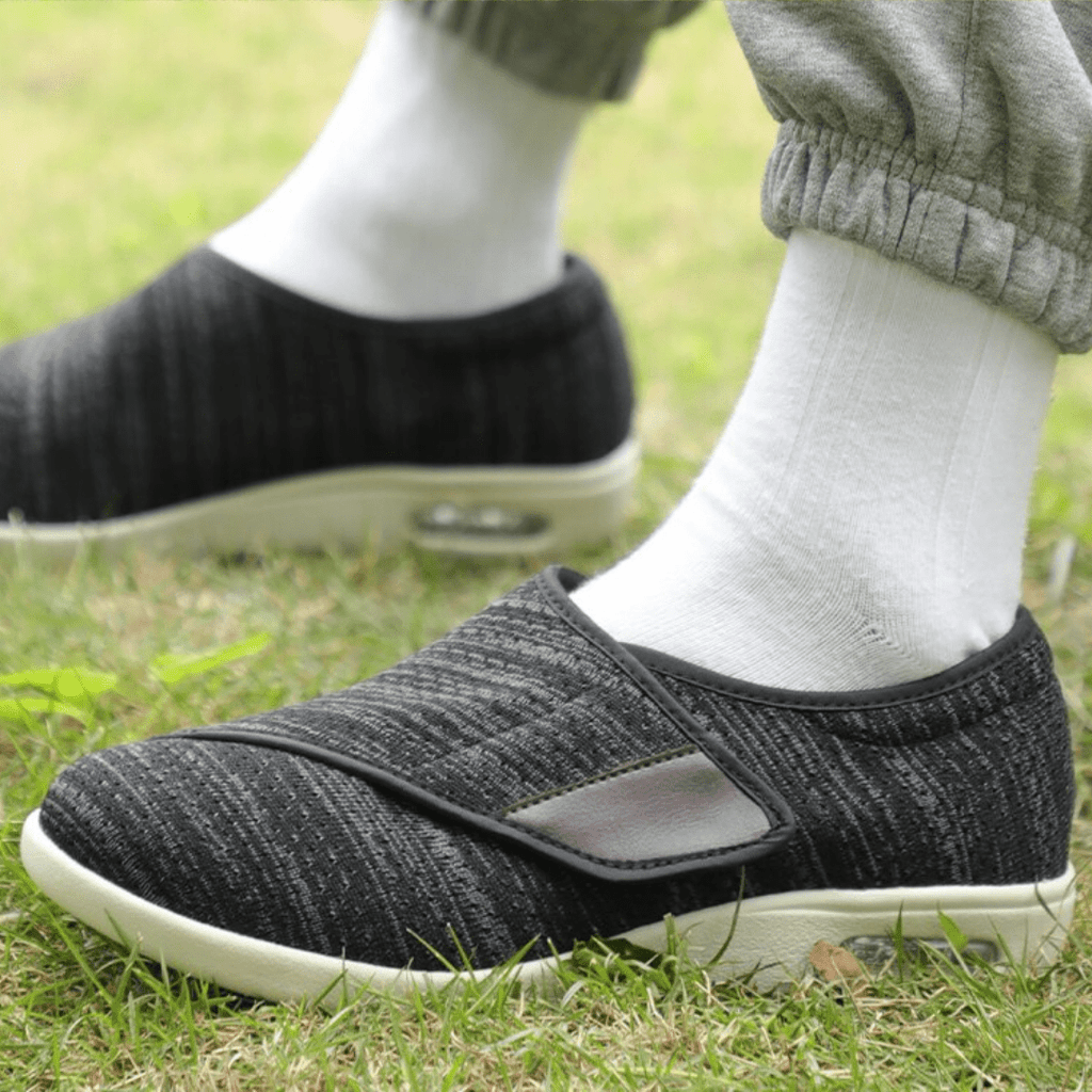 Bequeme Slipper für Herren mit Diabetesfreundlicher Konstruktion - J&B - 1