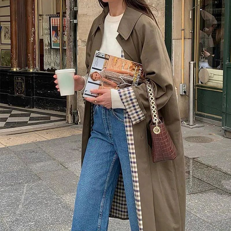 Modische Damenjacke im lässigen Schnitt mit Karodetails - 2