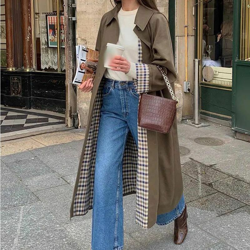 Modische Damenjacke im lässigen Schnitt mit Karodetails - 4