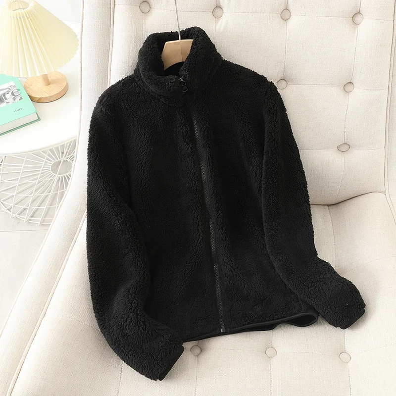 Flauschige Damenjacke mit hohem Kragen und Reißverschluss - 2