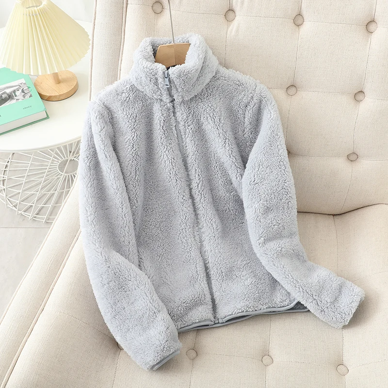 Flauschige Damenjacke mit hohem Kragen und Reißverschluss - 4