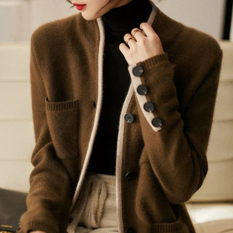 Cardigan Damen mit praktischen Taschen und Knopfdetails - 1