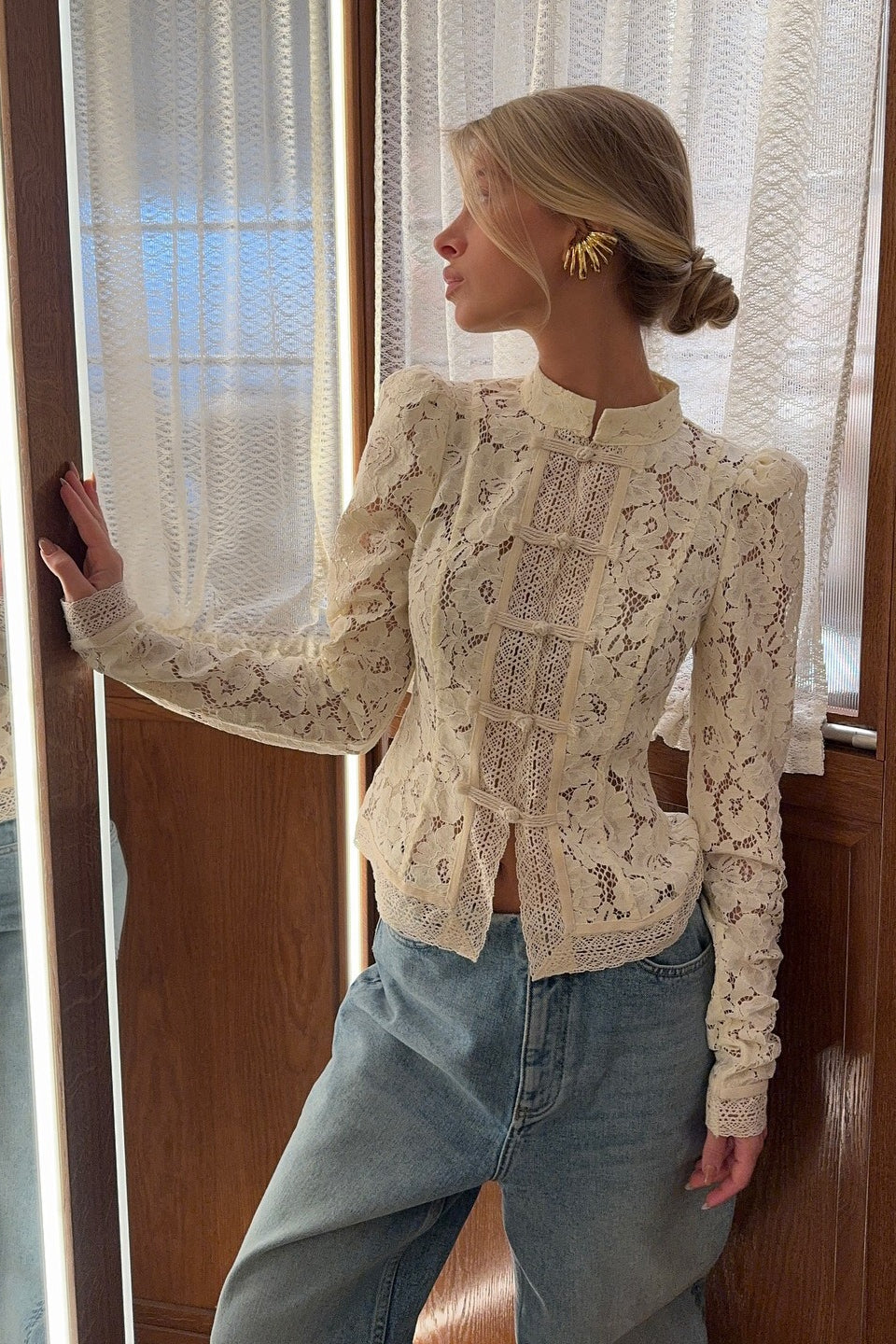 Bluse Damen mit elegantem Schnitt und dekorativem Verschluss - 2