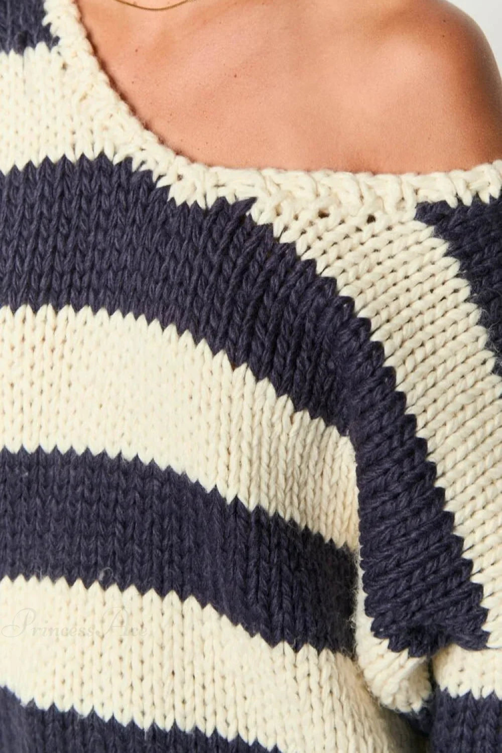 Pullover Damen mit lässigem Schnitt und Off-Shoulder Design - 5