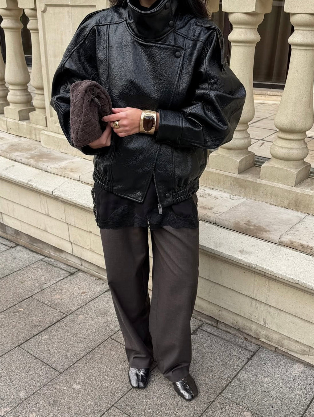Oversized Damenjacke mit hohem Kragen und modernem Schnitt - 4