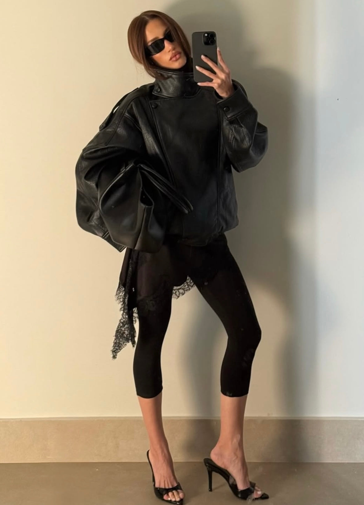 Oversized Damenjacke mit hohem Kragen und modernem Schnitt - 6
