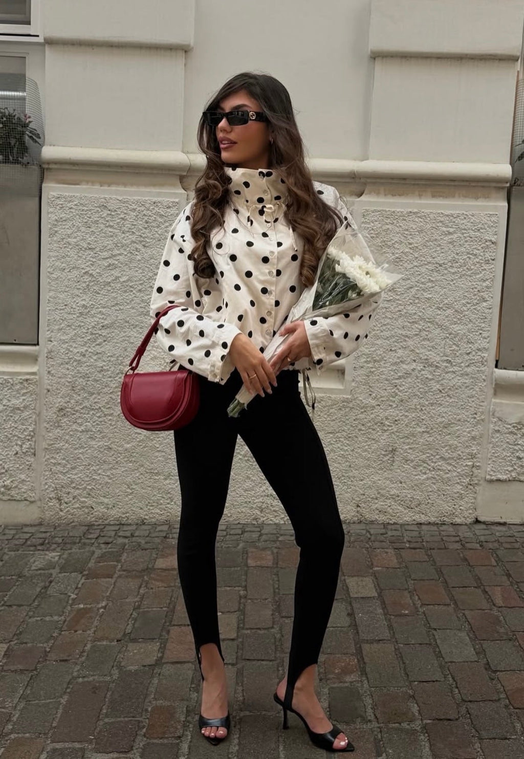 Bluse Damen mit hohem Kragen und Puffärmeln - 7
