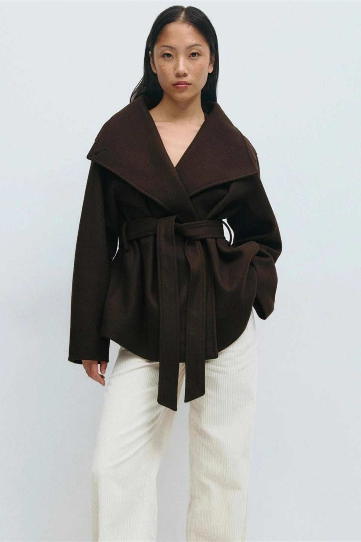 Damenjacke mit hohem Kragen und Gürtel - 6