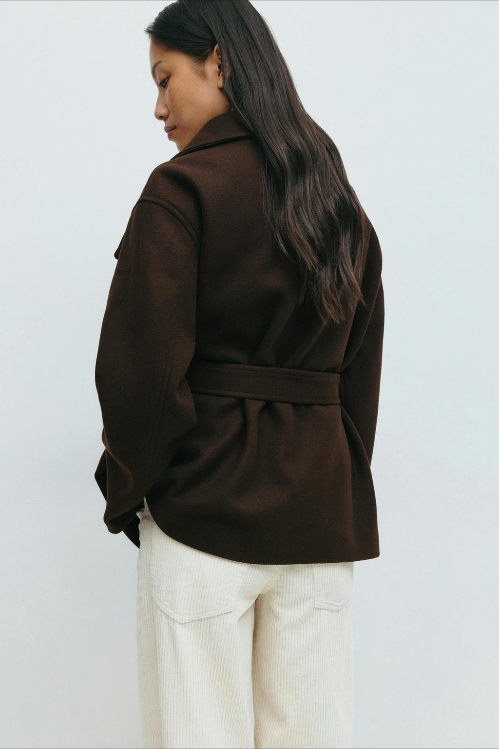 Damenjacke mit hohem Kragen und Gürtel - 8
