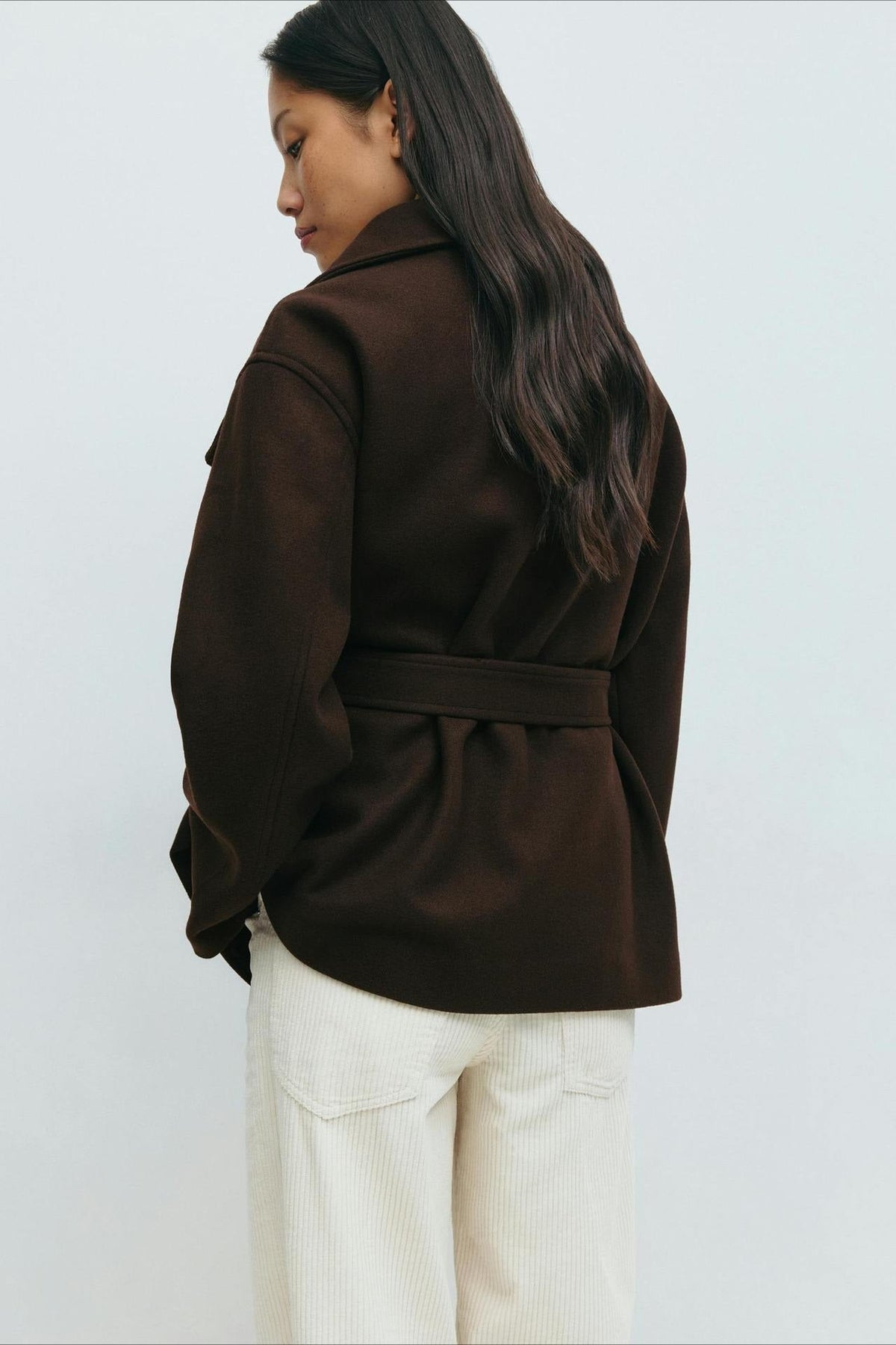 Damenjacke mit hohem Kragen und Gürtel - 8