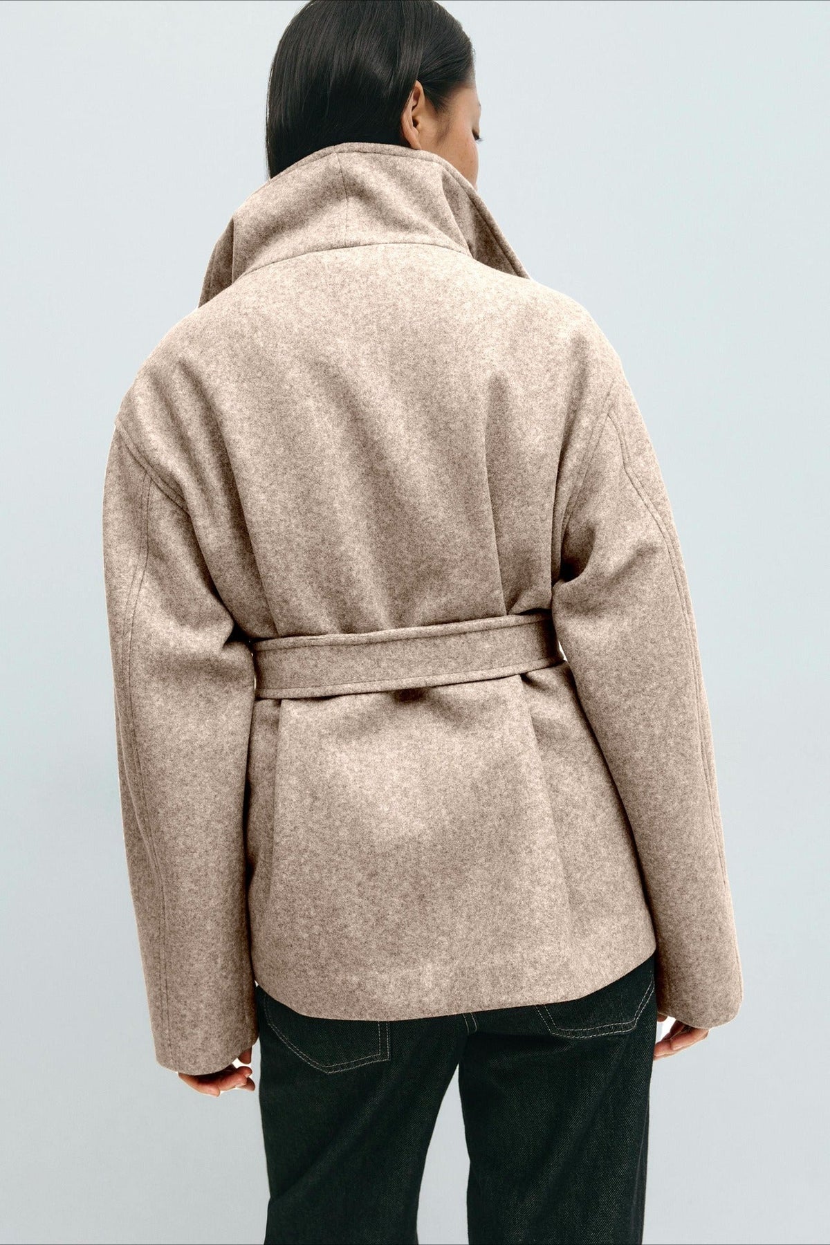 Damenjacke mit hohem Kragen und Gürtel - 15
