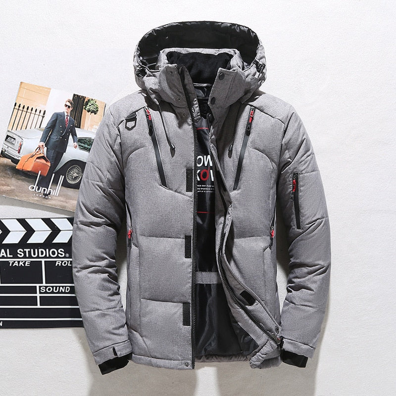 Moderne Herren Winterjacke mit abnehmbarer Kapuze und praktischen Taschen - 7
