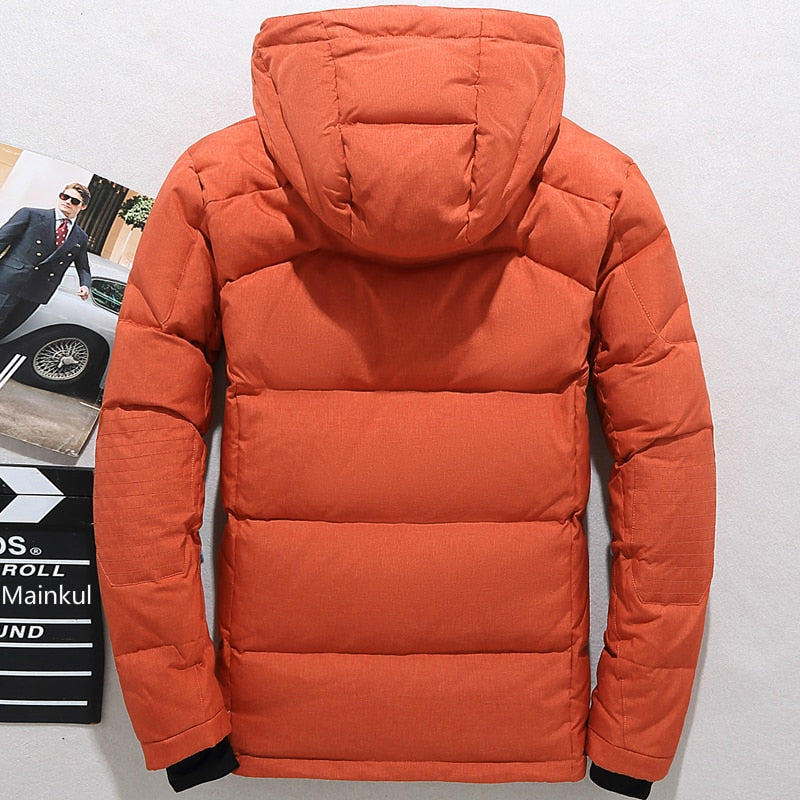 Moderne Herren Winterjacke mit abnehmbarer Kapuze und praktischen Taschen - 11