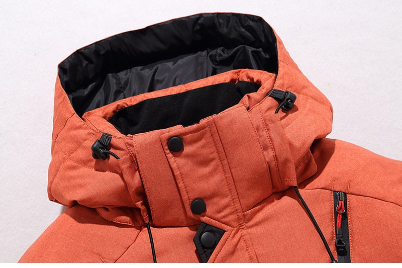 Moderne Herren Winterjacke mit abnehmbarer Kapuze und praktischen Taschen - 20