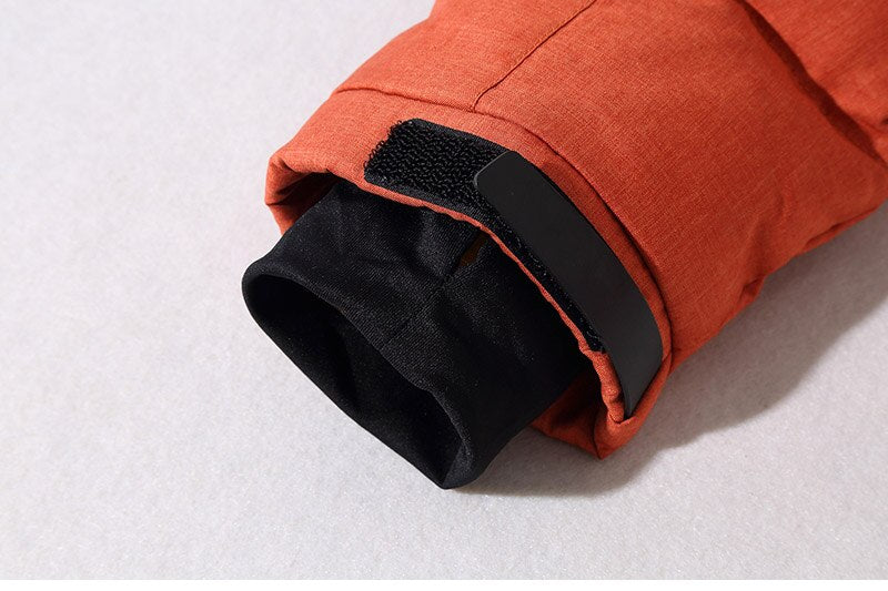 Moderne Herren Winterjacke mit abnehmbarer Kapuze und praktischen Taschen - 21