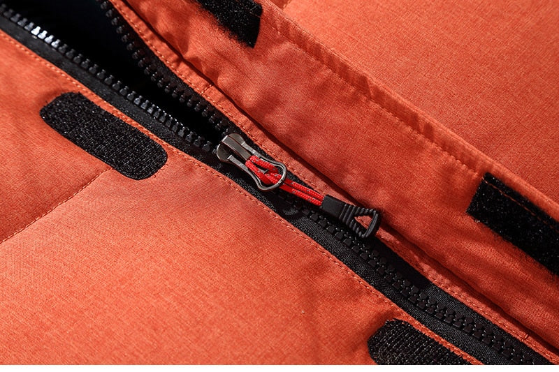 Moderne Herren Winterjacke mit abnehmbarer Kapuze und praktischen Taschen - 23