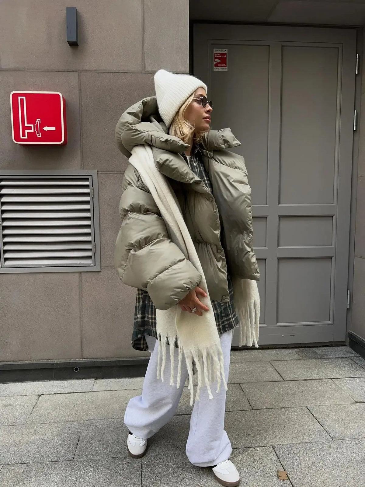 Damen Pufferjacke mit hohem Kragen und lässigem Schnitt - 7