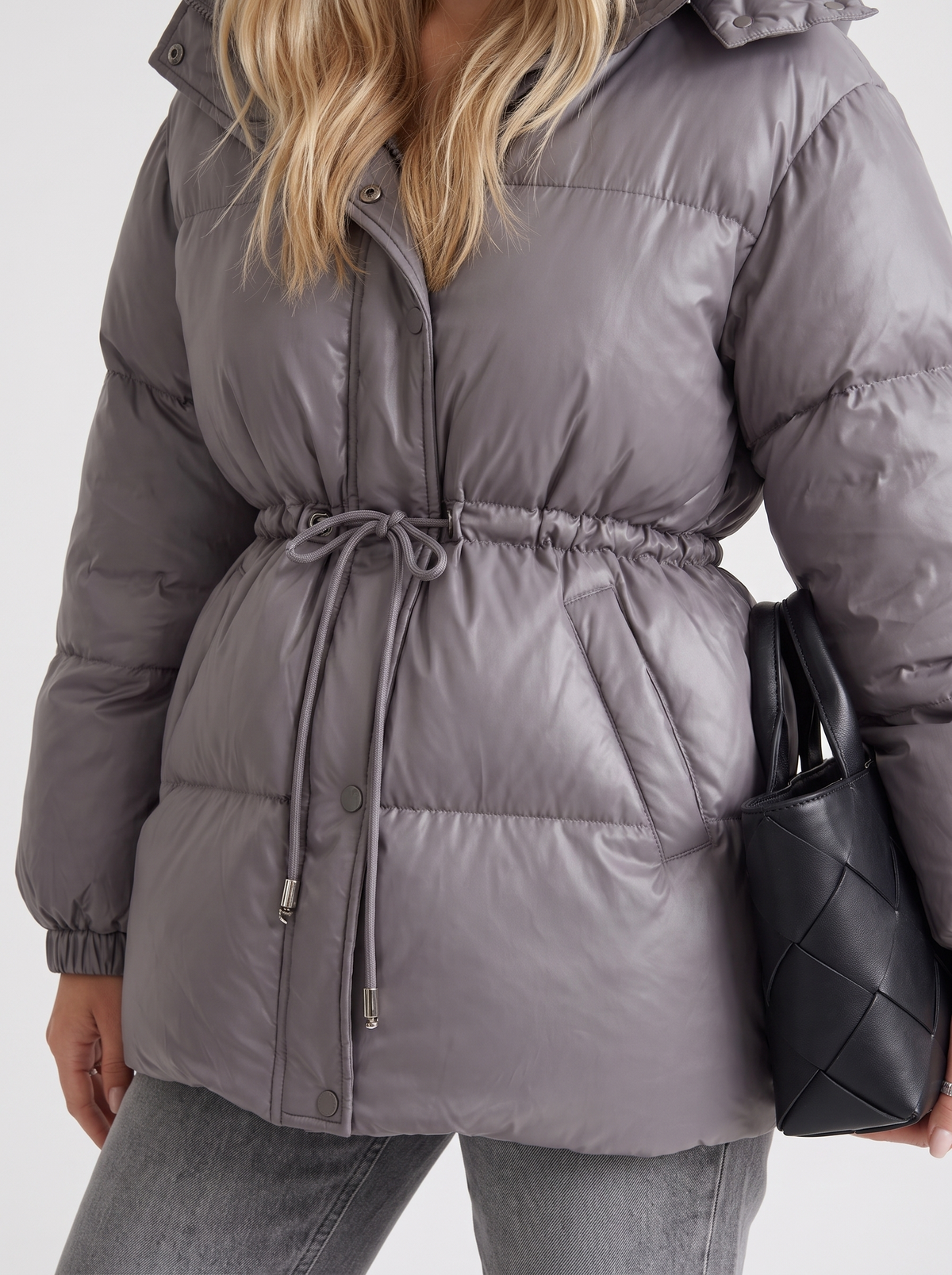 Damenjacke mit Kapuze und taillierter Passform - 18