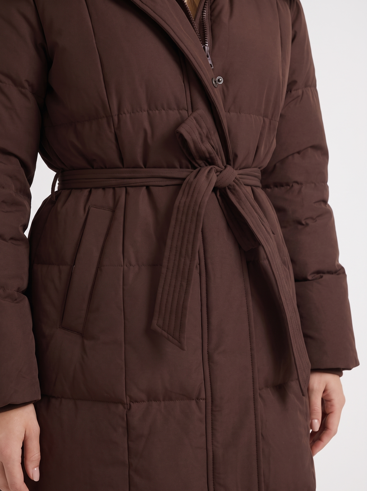 Damen Wintermantel mit Kapuze und eleganter Länge - 12
