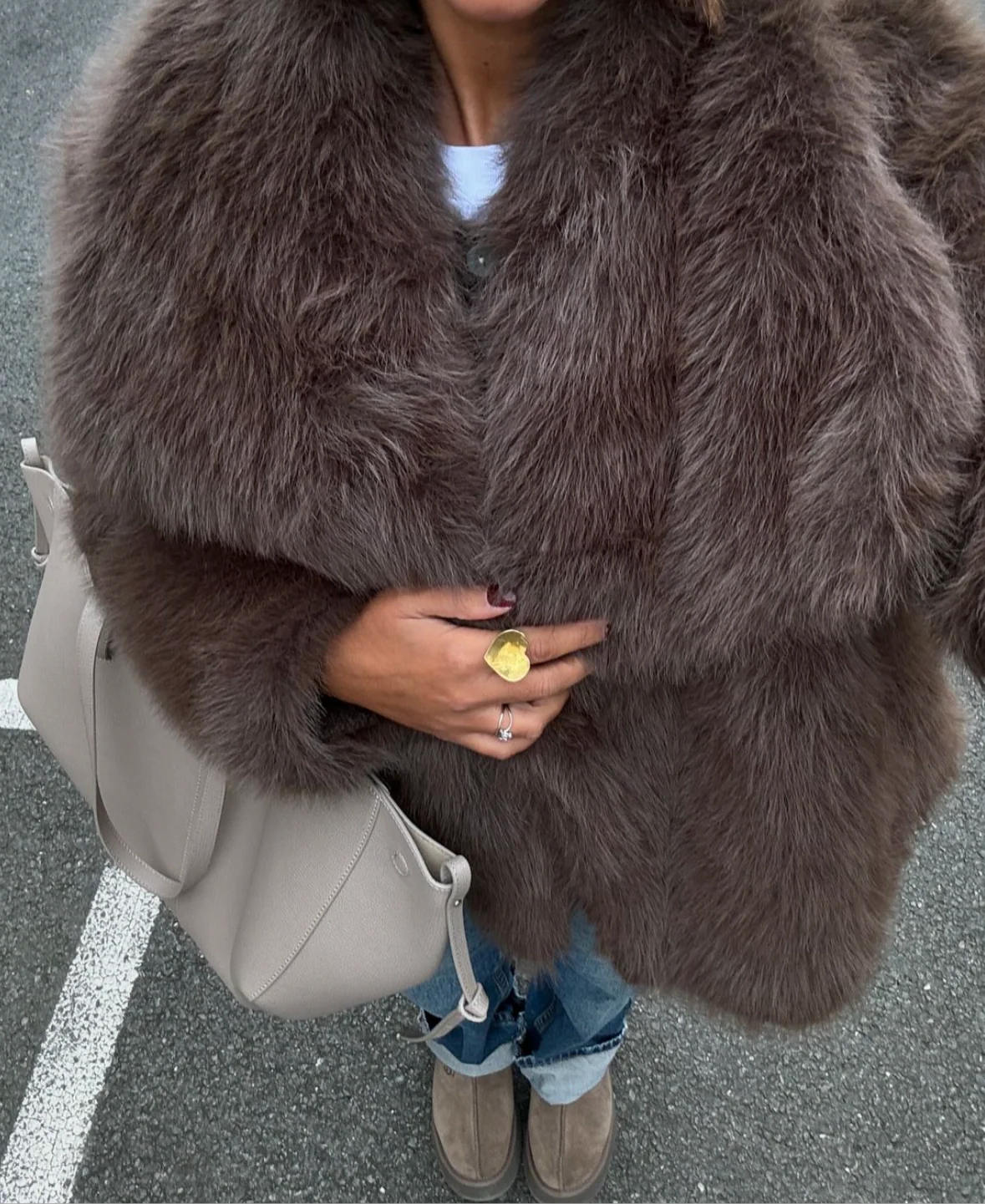 Faux Fur Mantel Damen mit voluminösen Ärmeln - 1