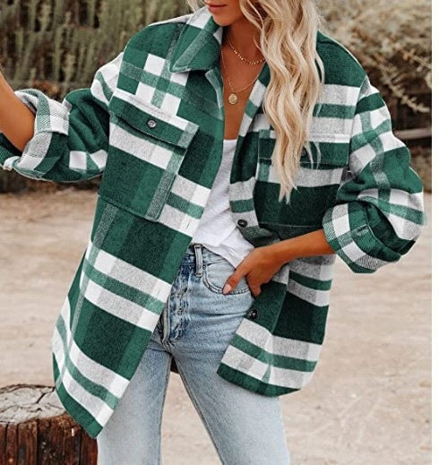 Lässige Damenjacke mit Karomuster und praktischen Taschen - 8