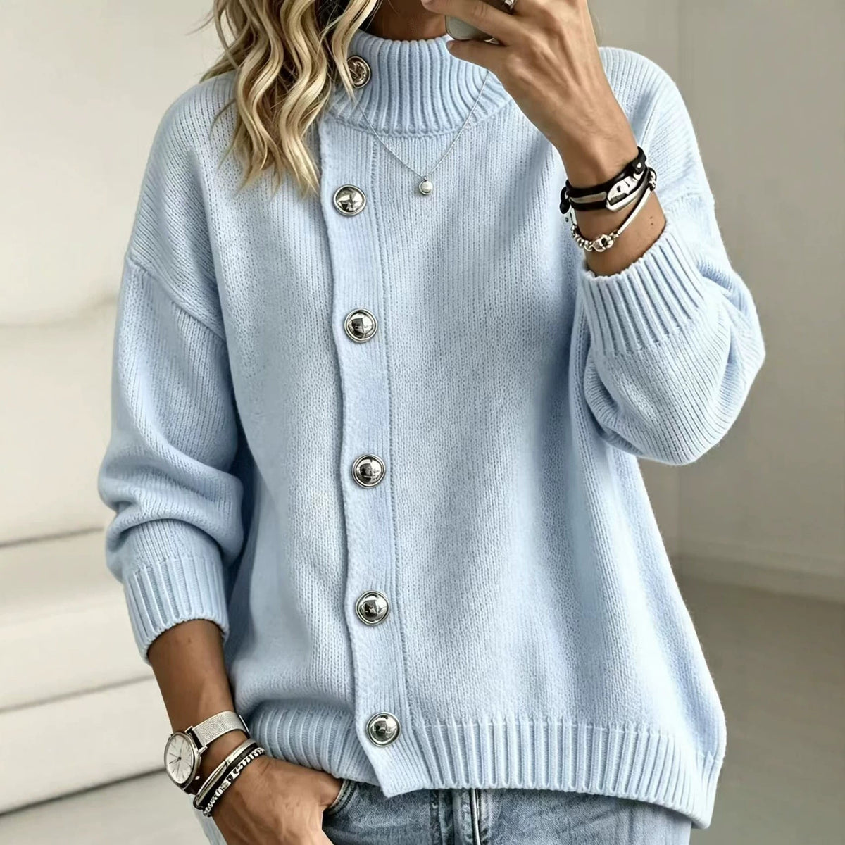 Pullover Damen mit Stehkragen und modischen Knopf-Details - 4