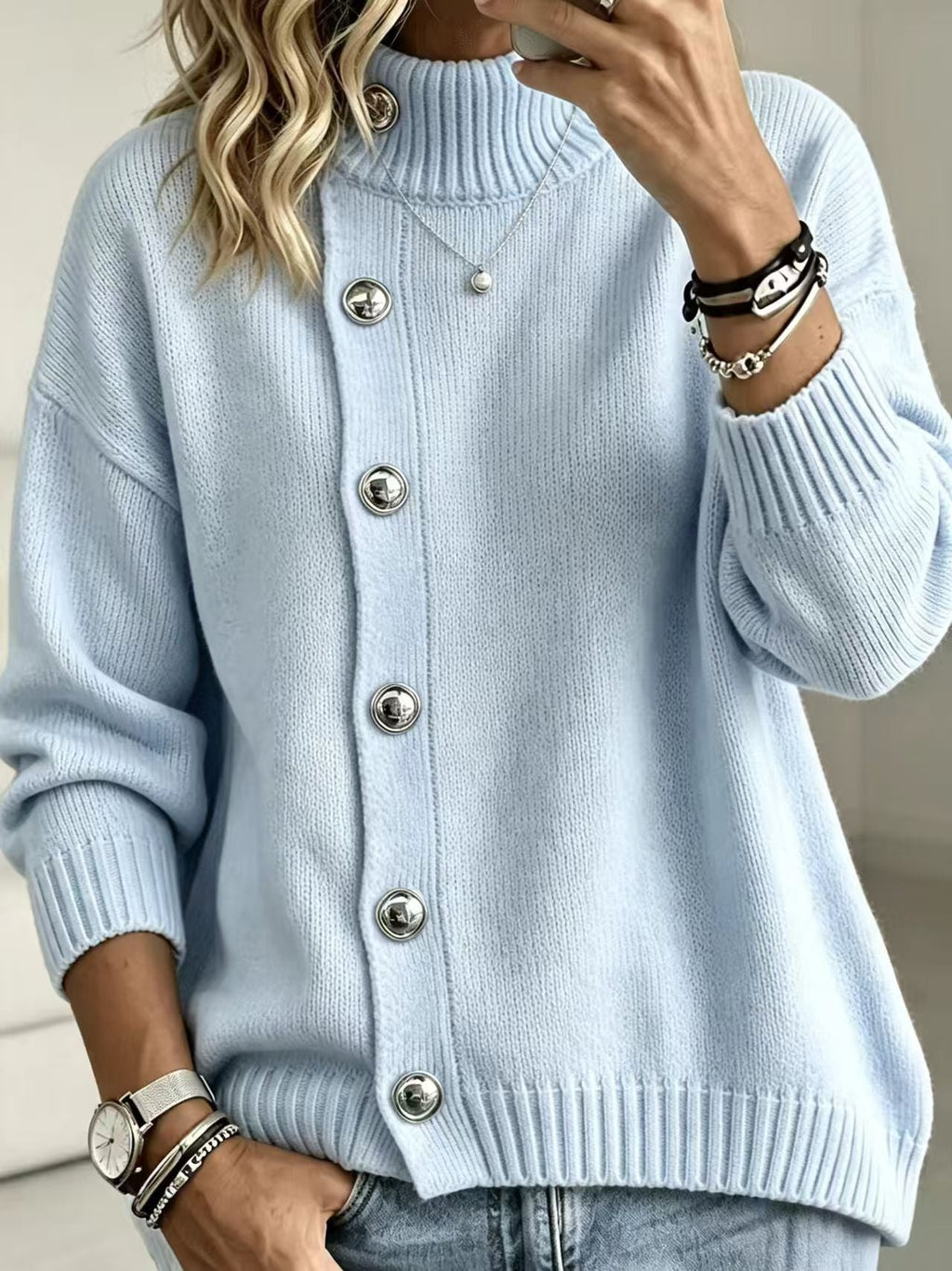 Pullover Damen mit Stehkragen und modischen Knopf-Details - 10