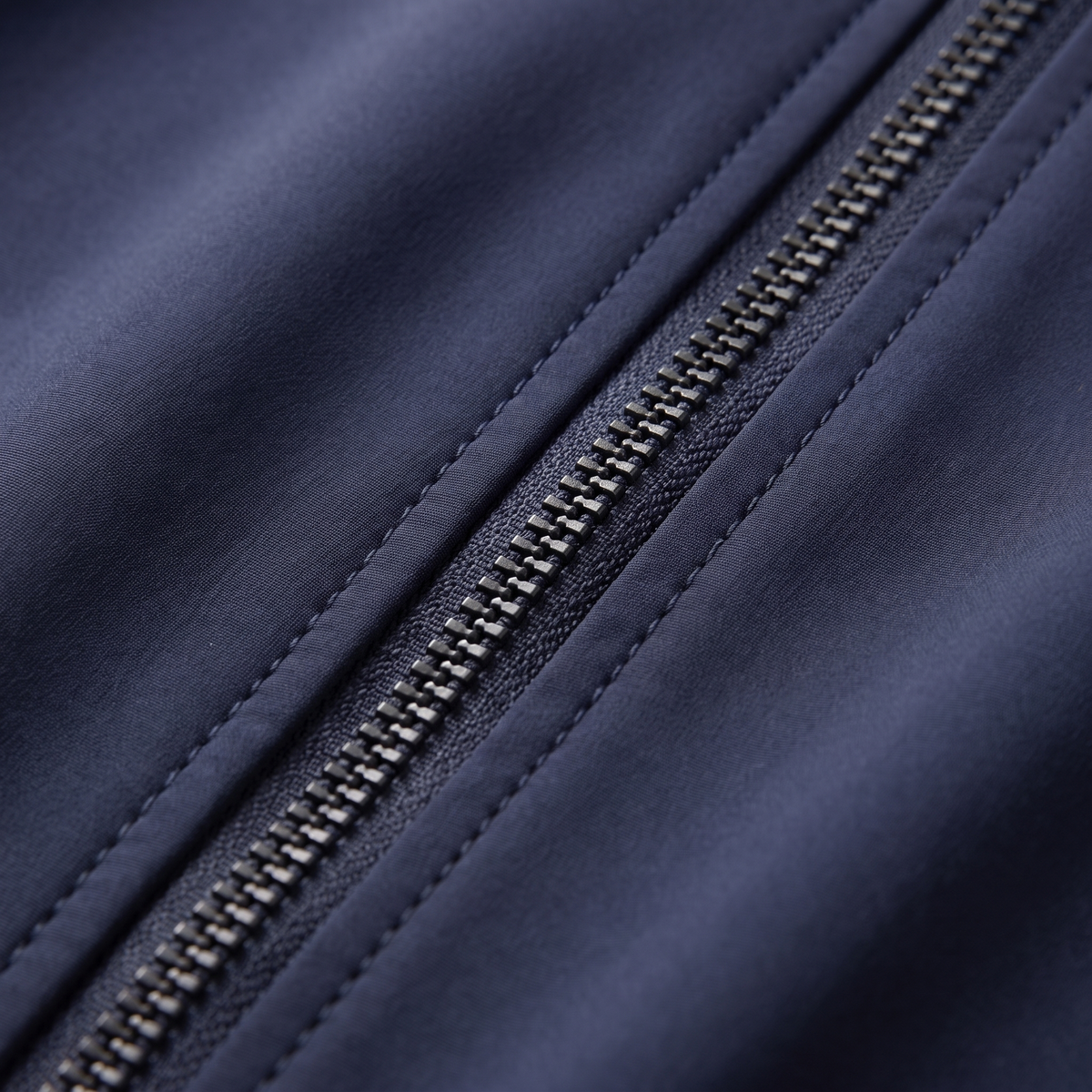 Herrenjacke mit Kapuze und praktischen Taschen - 3