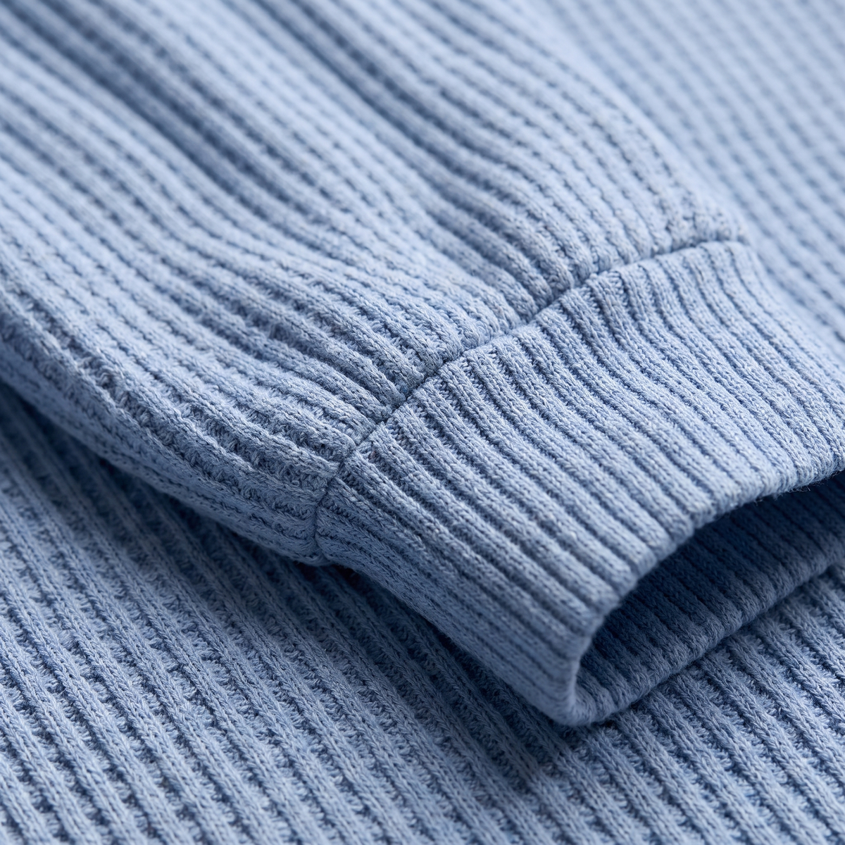Herrenpullover mit V-Ausschnitt und strukturiertem Design - 2