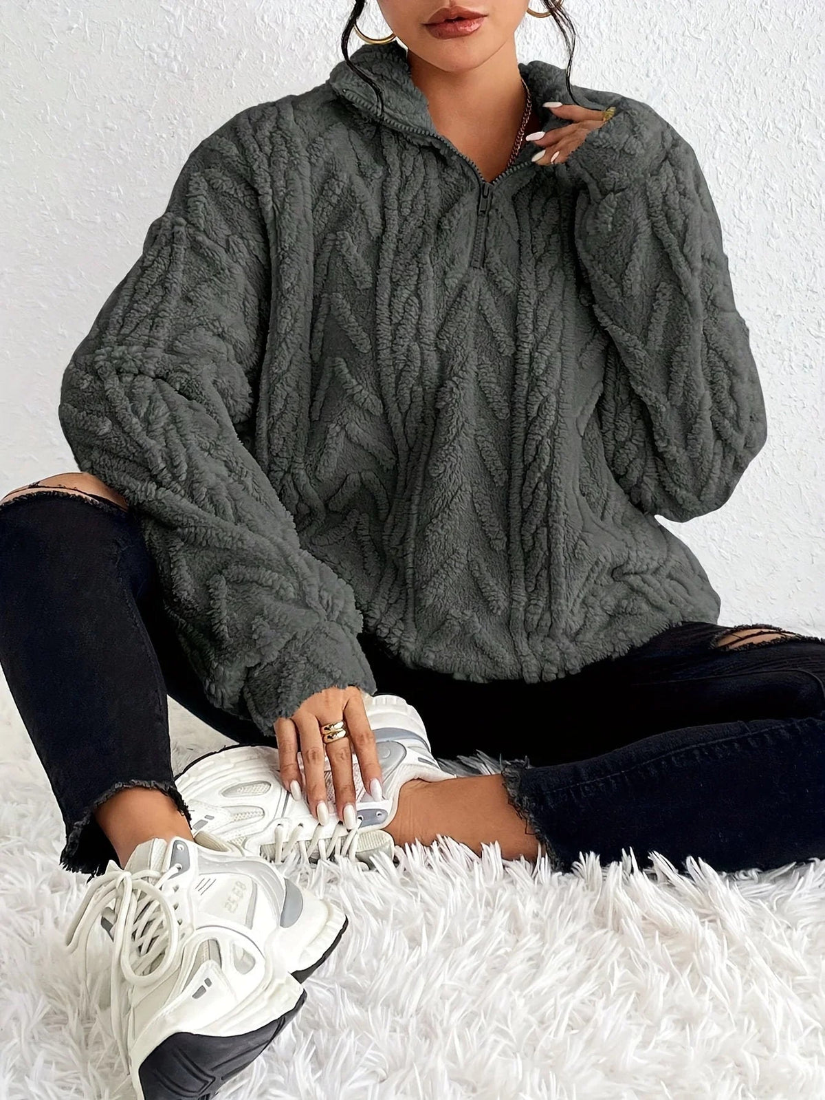 Damenpullover mit Stehkragen und strukturiertem Design - 2