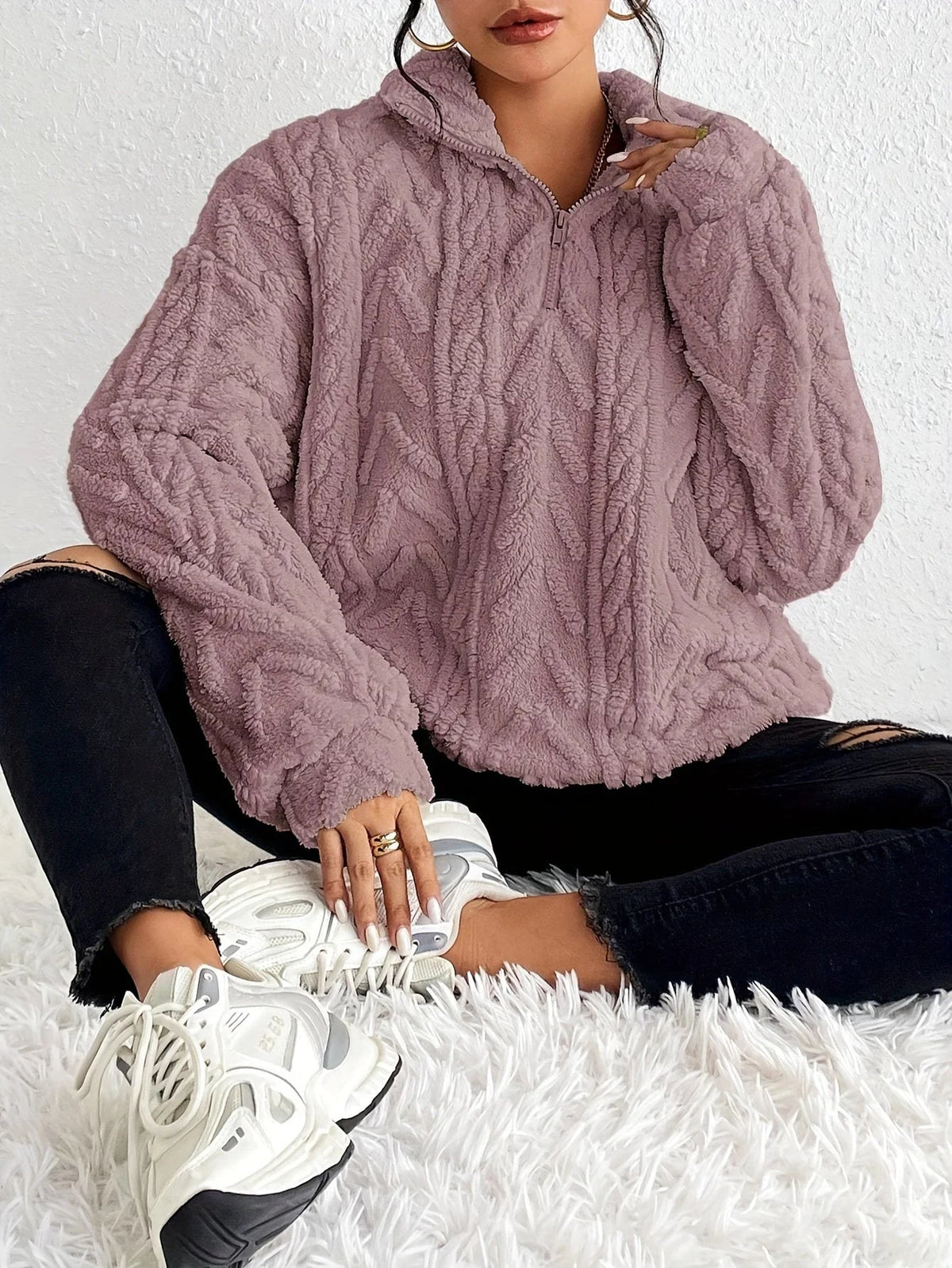 Damenpullover mit Stehkragen und strukturiertem Design - 4