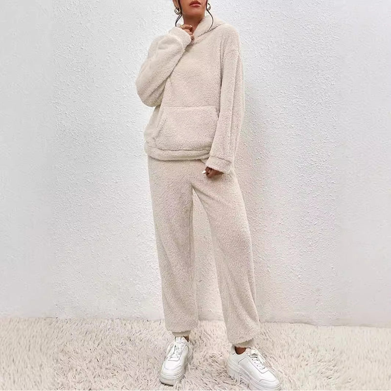Lounge Set Damen mit Kapuze und praktischen Taschen - 6