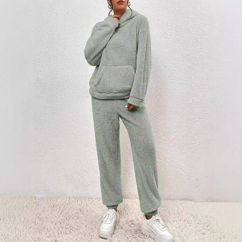 Lounge Set Damen mit Kapuze und praktischen Taschen - 7