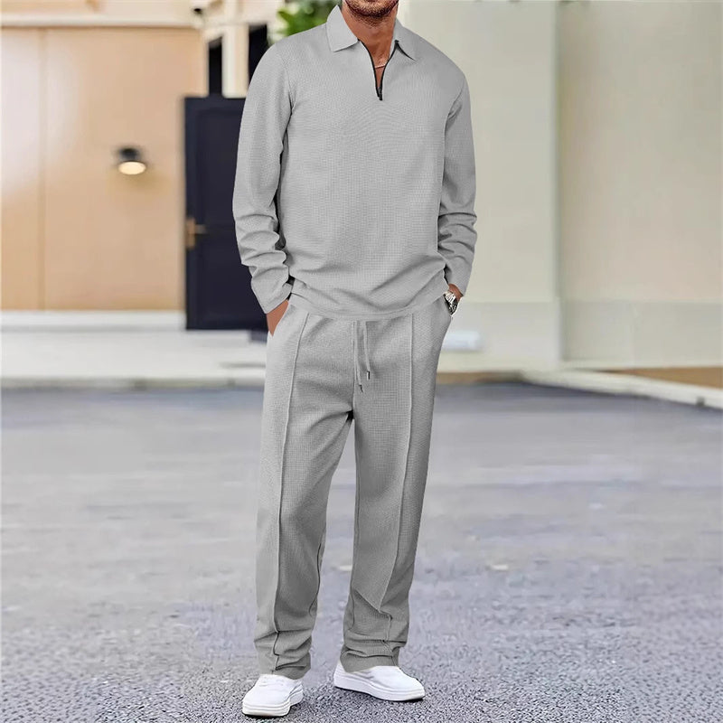 Herren Outfit: Lässiges Sweatshirt mit Viertelreißverschluss und bequemen Hosen - 2