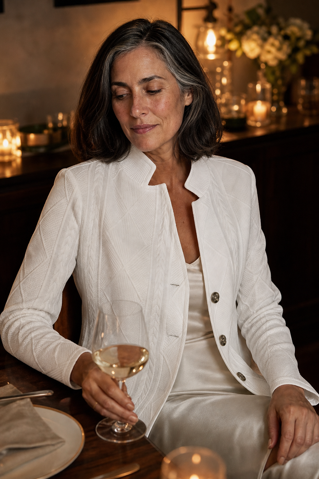 Blazer Damen mit elegantem Stehkragen und strukturiertem Design - 5