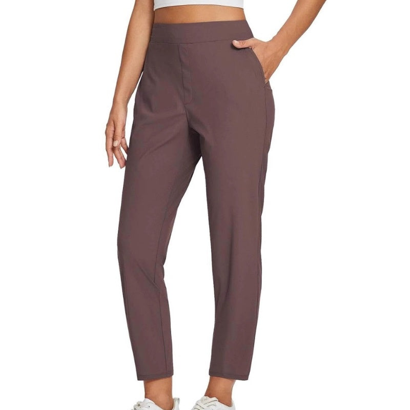 Damen Freizeithose mit schmalem Schnitt und praktischen Taschen - 13