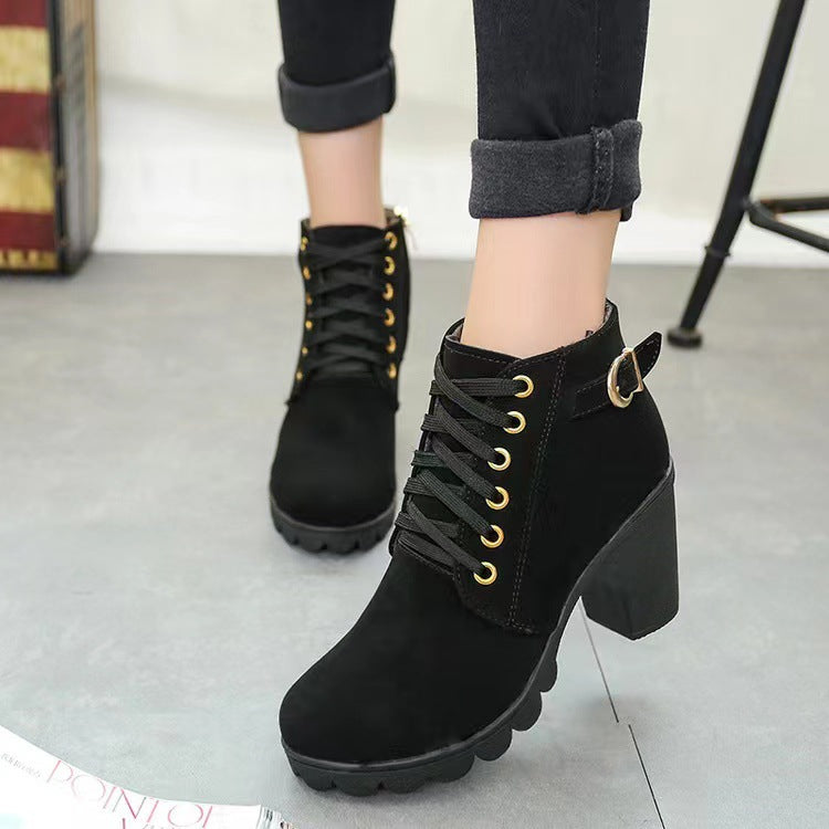 Damen Stiefel mit robustem Absatz und Schnürverschluss - 2
