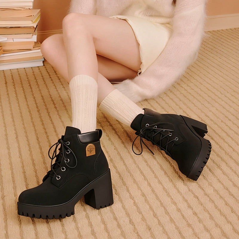 Damen Boots mit hohem Blockabsatz und Schnürung - 2
