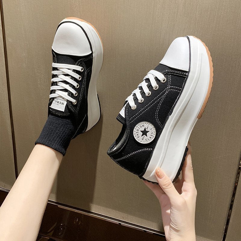 Sneakers Damen mit markanter Sohle und lässigem Design - 11