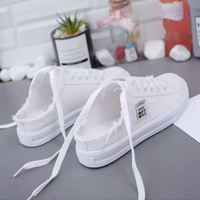 Damen Sneakers mit offener Ferse und fransigen Details - 6