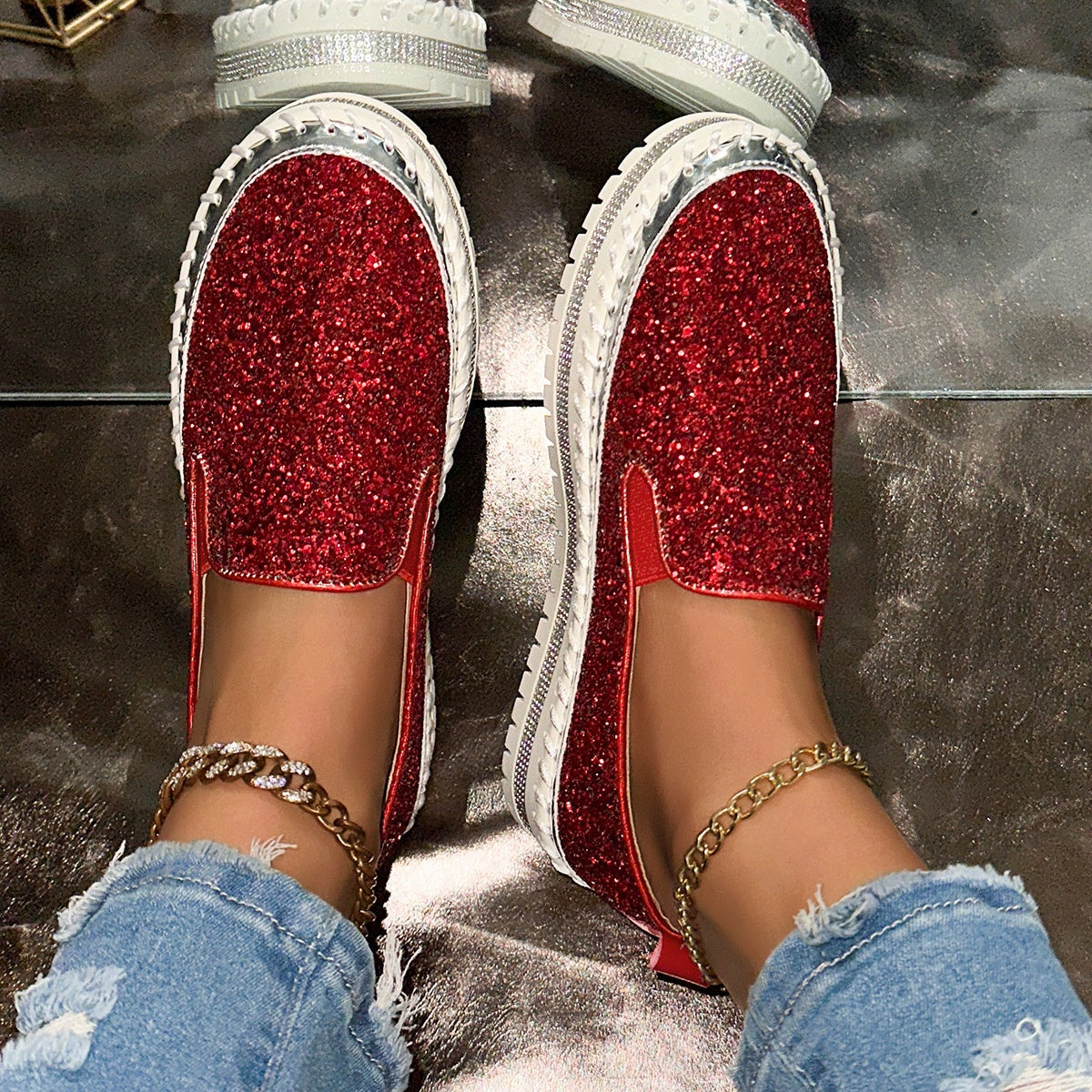 Slip-On Schuhe Damen mit Glitzerdetails und lässigem Design | M&G - 2 - Modeglanz
