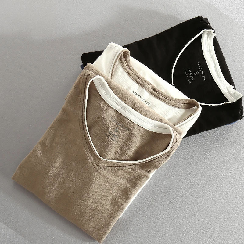 Herren T-Shirt mit V-Ausschnitt und kontrastierenden Details | M&G - 6 - Modeglanz
