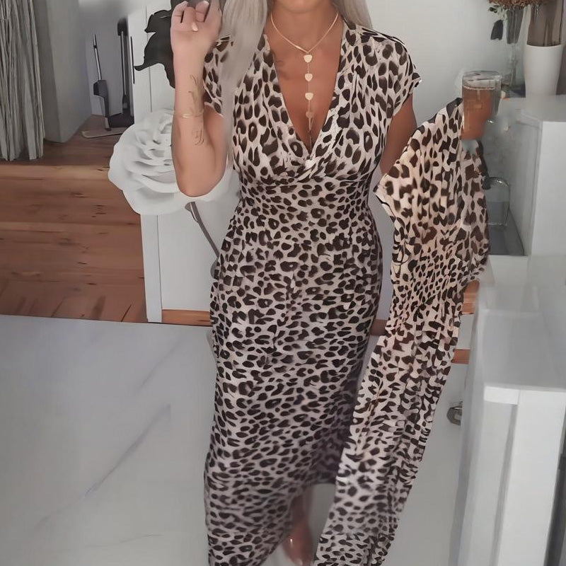 Maxikleid Damen mit vorteilhaftem V-Ausschnitt und fließendem Schnitt | M&G - 1 - Modeglanz