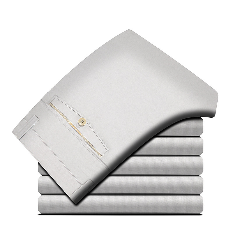 Schmal geschnittene Herren Chinos mit praktischen Taschen | M&G - 11 - Modeglanz
