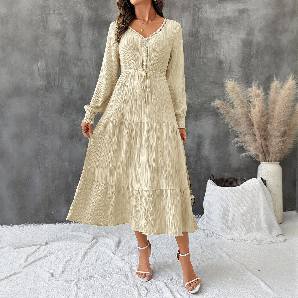Midi Kleid Damen mit V-Ausschnitt und Bindegürtel | T&S - 3 - Modeglanz