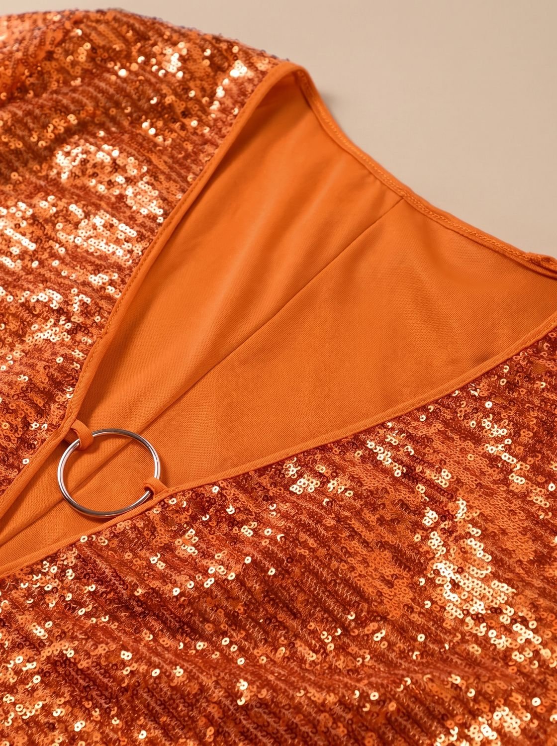 Mini Kleid Damen mit V-Ausschnitt und weit ausgestellten Ärmeln | T&S - 3 - Modeglanz